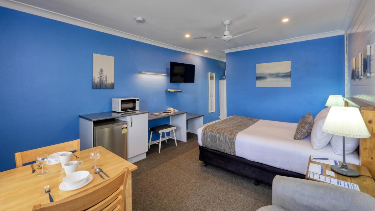 يونغ Colonial Motel & Apartments المظهر الخارجي الصورة